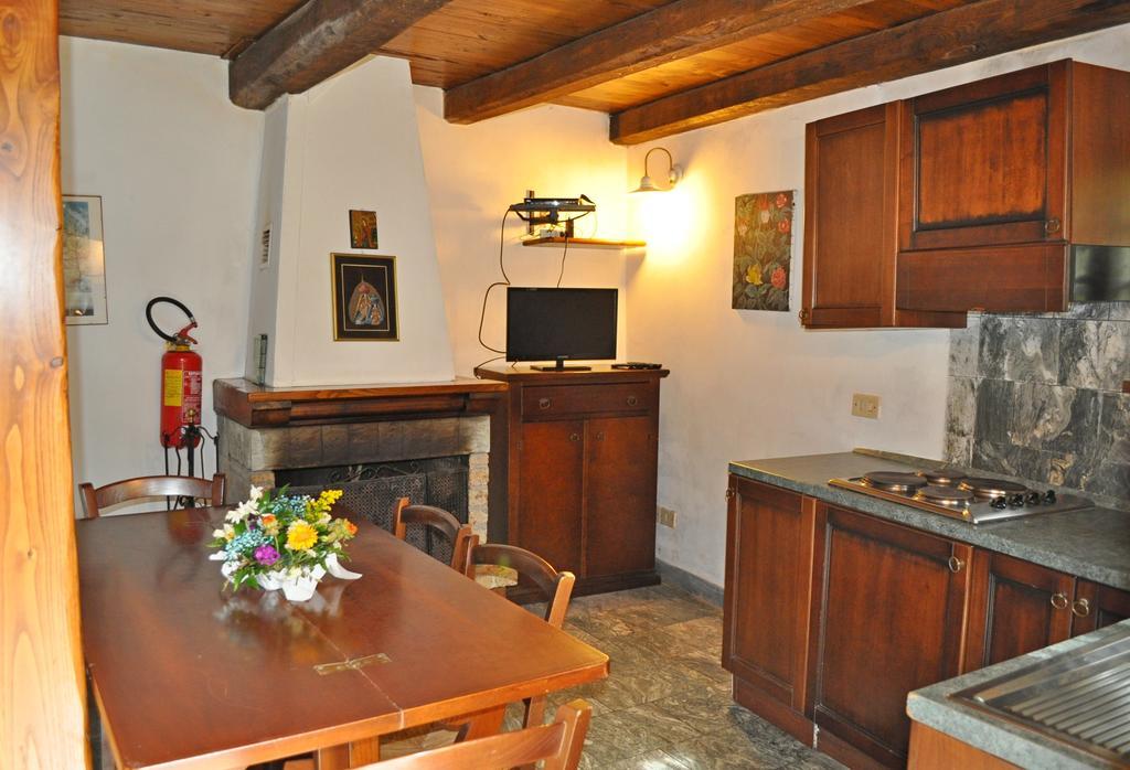Maison d'hôtes Borgo Isola Santa Extérieur photo